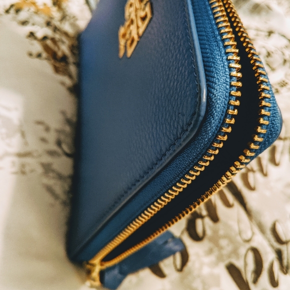 Tori Burch Wristlet - Picture 3 of 8